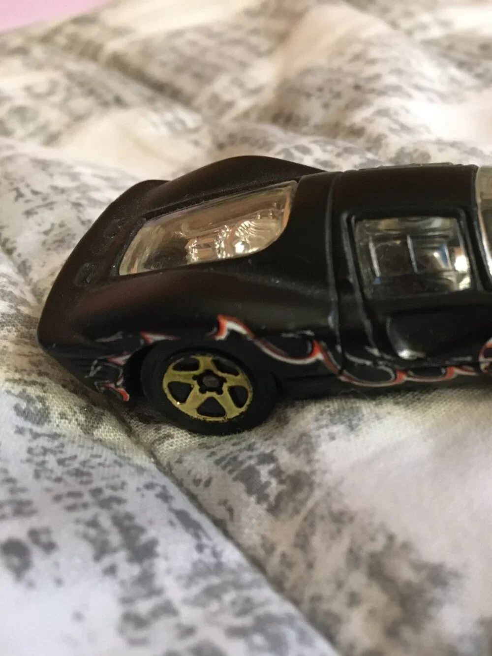 Hot Wheels Red Enzo Ferrari ( 2002 ) and P4